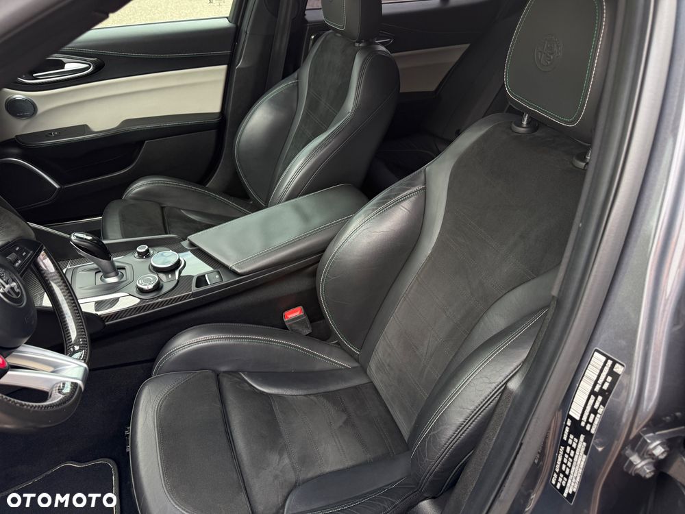 Alfa Romeo Giulia 2.9 Bi Turbo V6 Quadrifoglio - 15