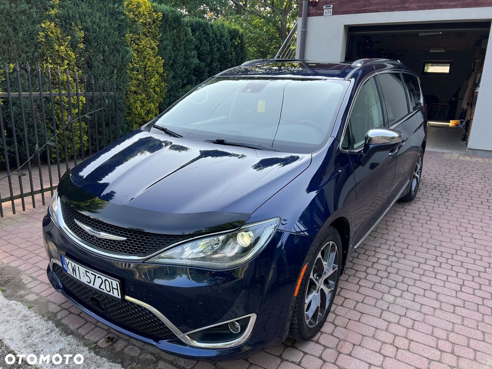 Chrysler Pacifica - 2