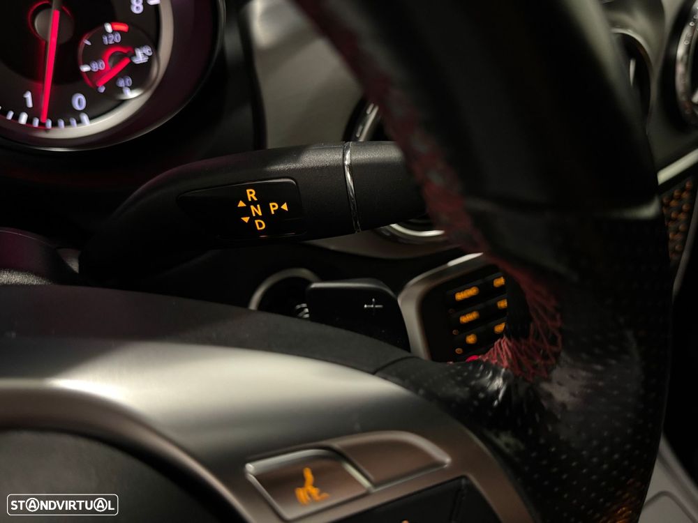 Mercedes-Benz GLA 200 - 49