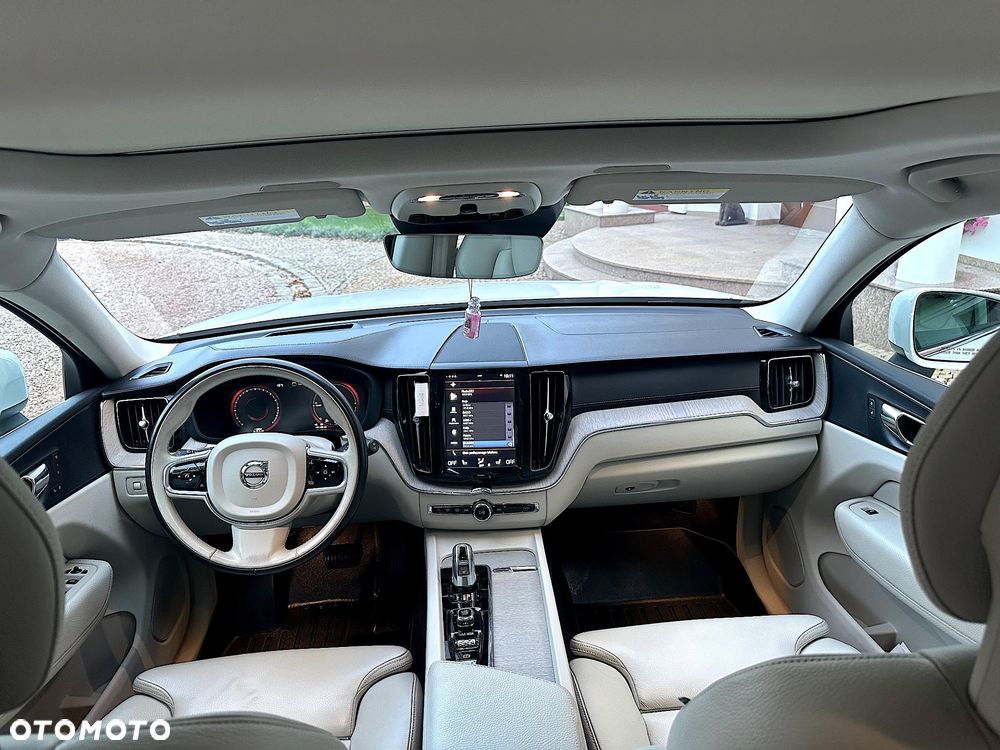 Volvo XC 60 T8 AWD Plug-In Hybrid Inscription Expression - 22