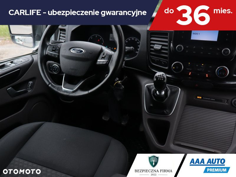 Ford Tourneo Custom - 8