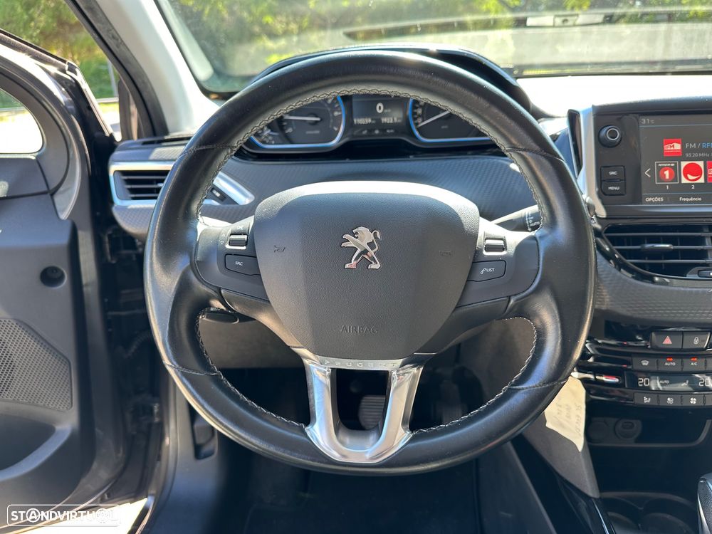 Peugeot 2008 1.2 PureTech Allure EAT6 - 17