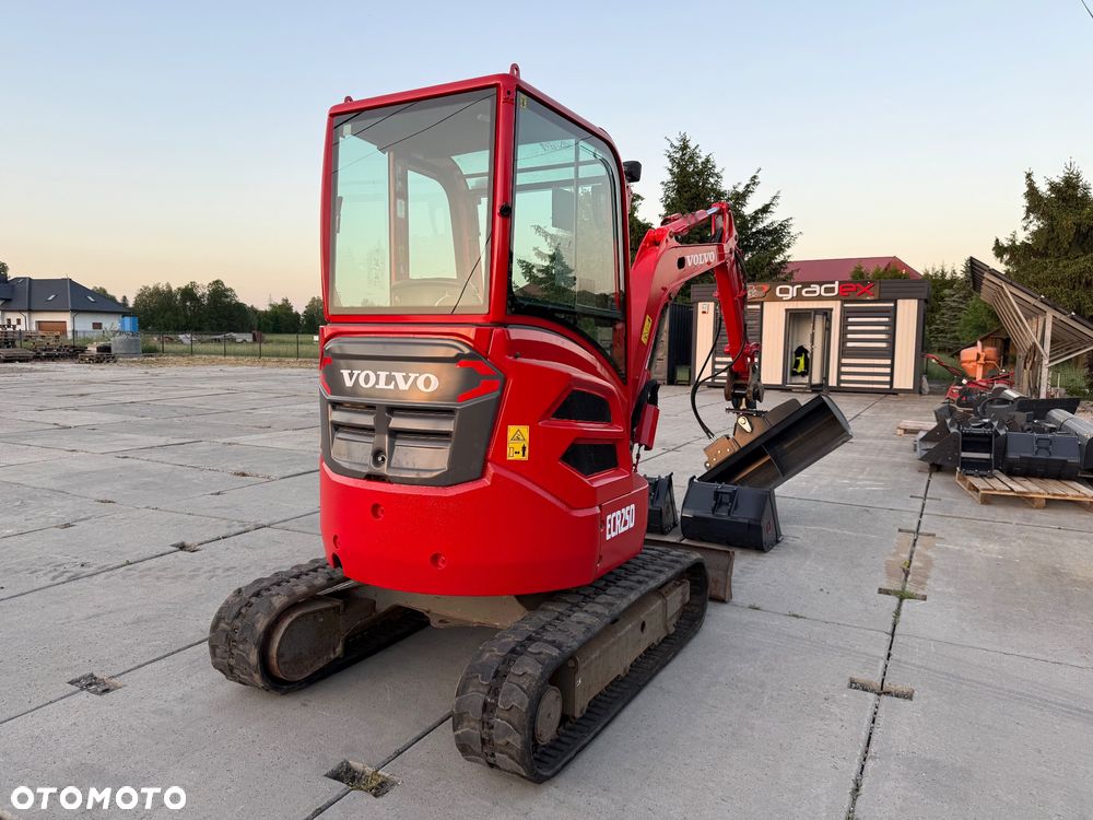 Volvo ECR25D - 4