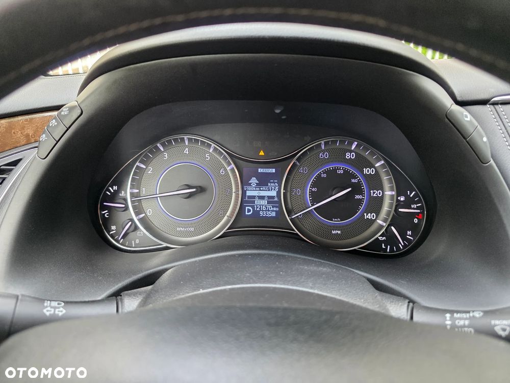 Infiniti QX80 - 20