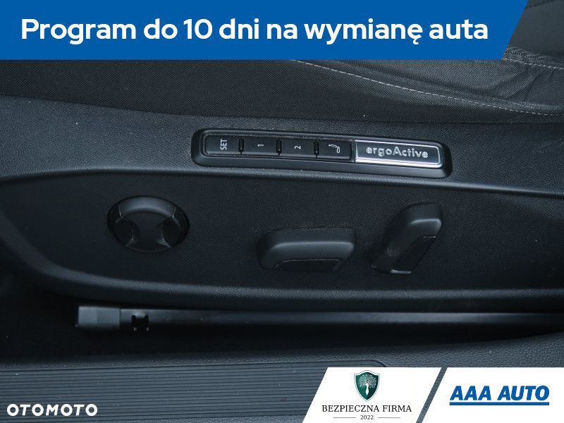 Volkswagen Golf - 19