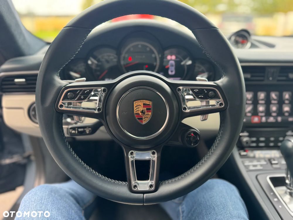 Porsche 911 Turbo S - 18