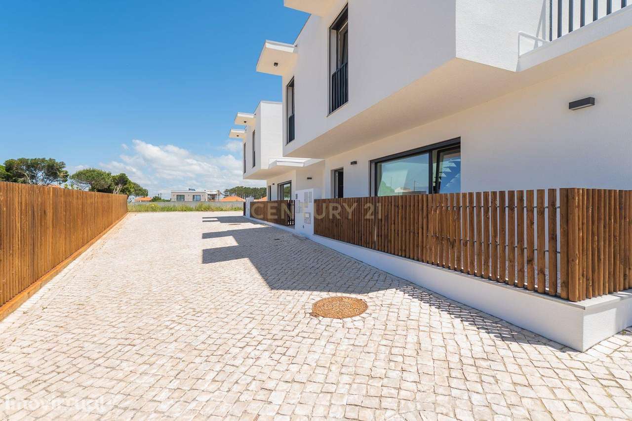 Sintra - Bolembre , moradia T4 nova, construção moderna e linhas conte - Grande imagem: 2/46