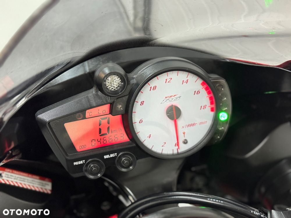 Yamaha R6 - 22