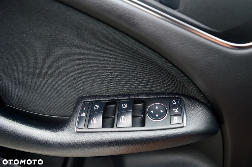 Mercedes-Benz Klasa B 180 CDI (BlueEFFICIENCY) - 27