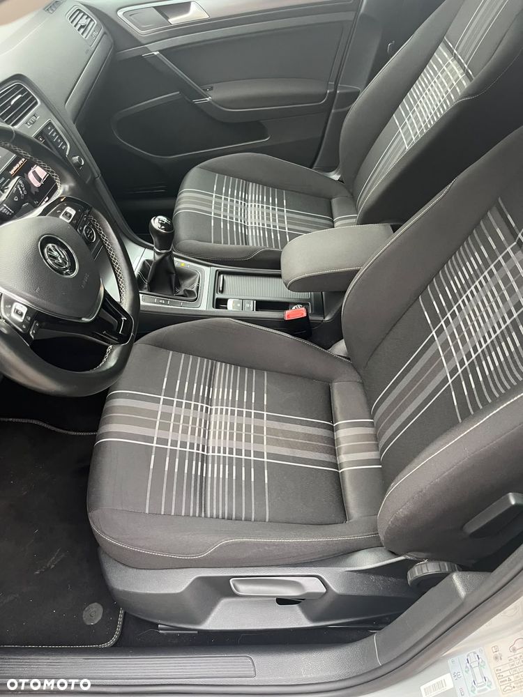 Volkswagen Golf 1.6 TDI BlueMotion Technology Lounge - 14