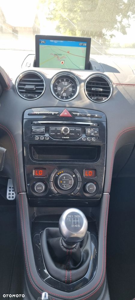 Peugeot RCZ 2.0 HDi FAP 160 Red Carbon - 11