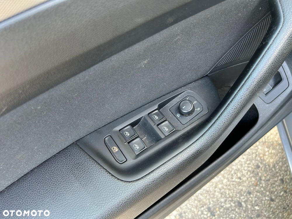 Volkswagen Passat Variant 2.0 TDI SCR Comfortline - 28