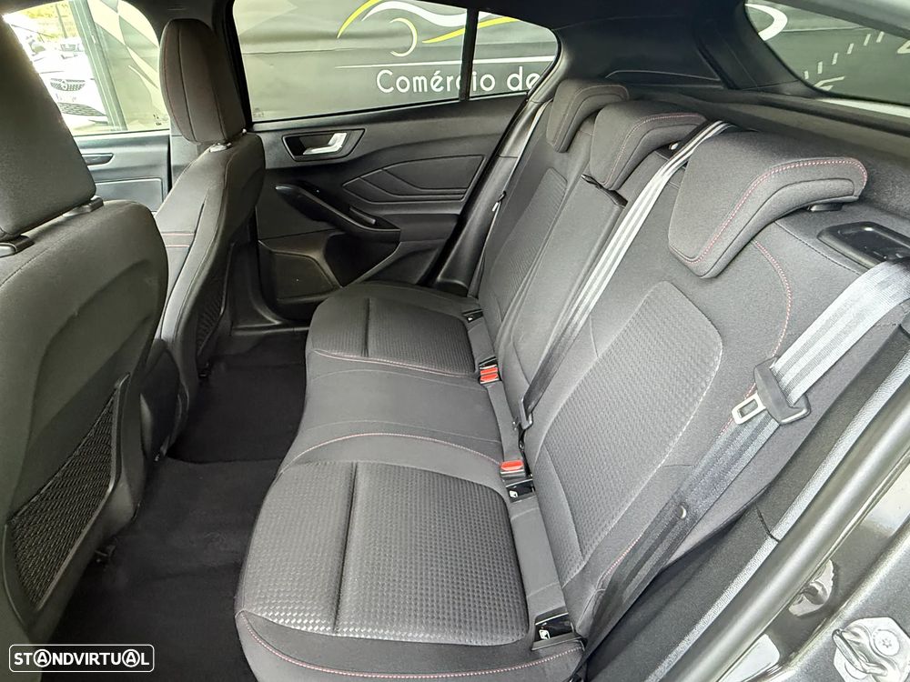 Ford Focus 1.5 TDCi EcoBlue ST-Line - 19