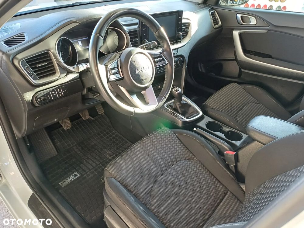 Kia Ceed 1.5 T-GDI M - 8