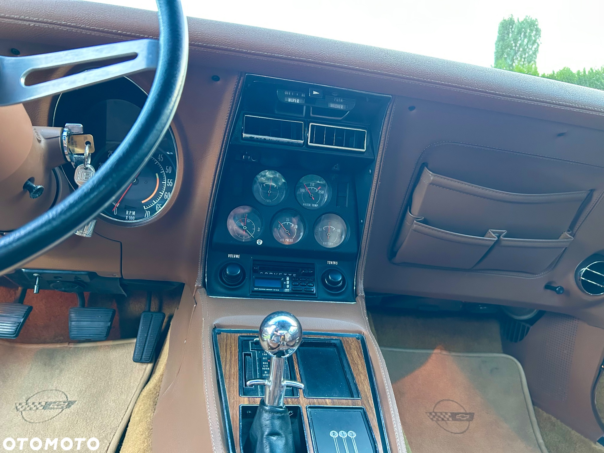 Chevrolet Corvette - 20