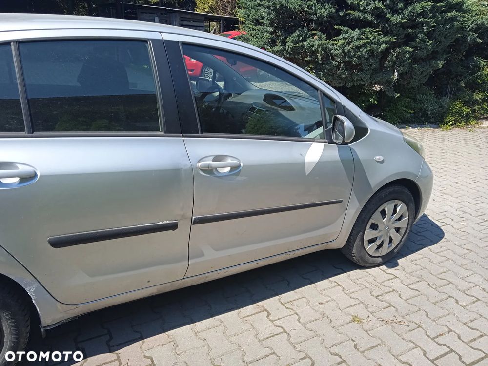Toyota Yaris 1.33 Active - 5