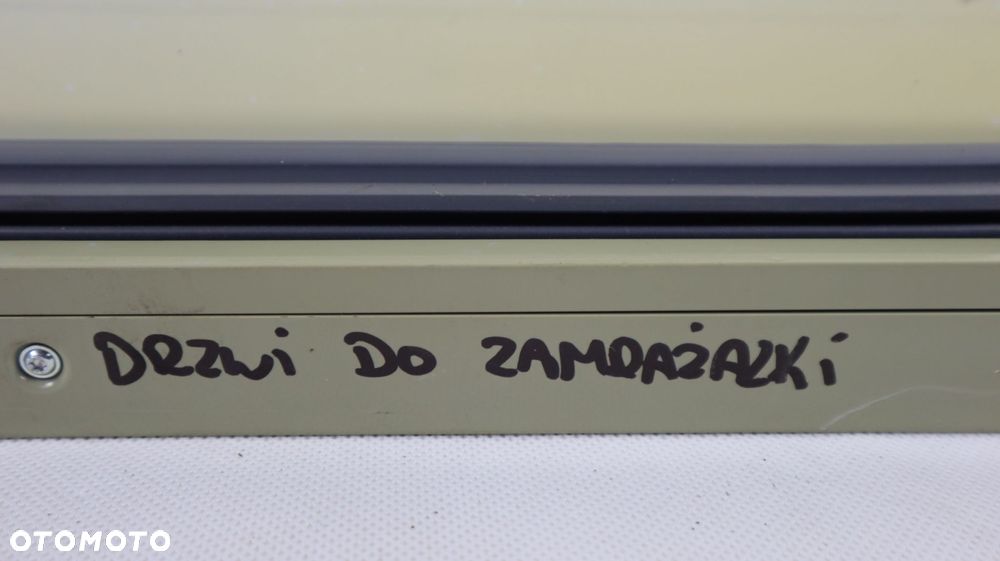 KAMPER PRZYCZEPA KEMPINGOWA DRZWI ZAMRAŻARKI 29 CM X 51,5 CM - 8