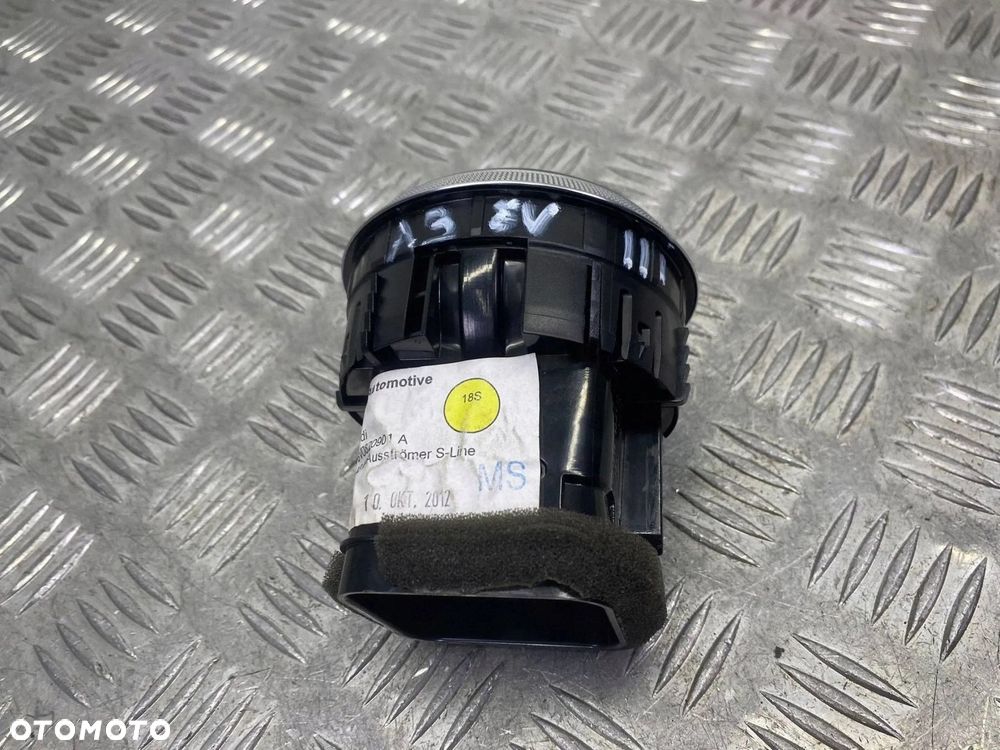 KRATKA NAWIEWU DESKI KONSOLI PRZEDNIA PRZÓD AUDI A3 8V S LINE 8V0820901A - 9