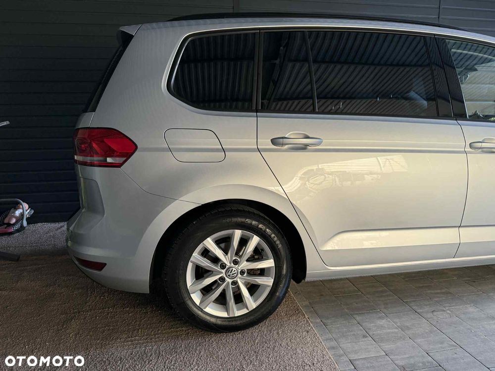 Volkswagen Touran - 5