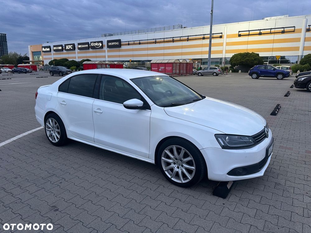Volkswagen Jetta 2.0 TDI Comfortline - 12