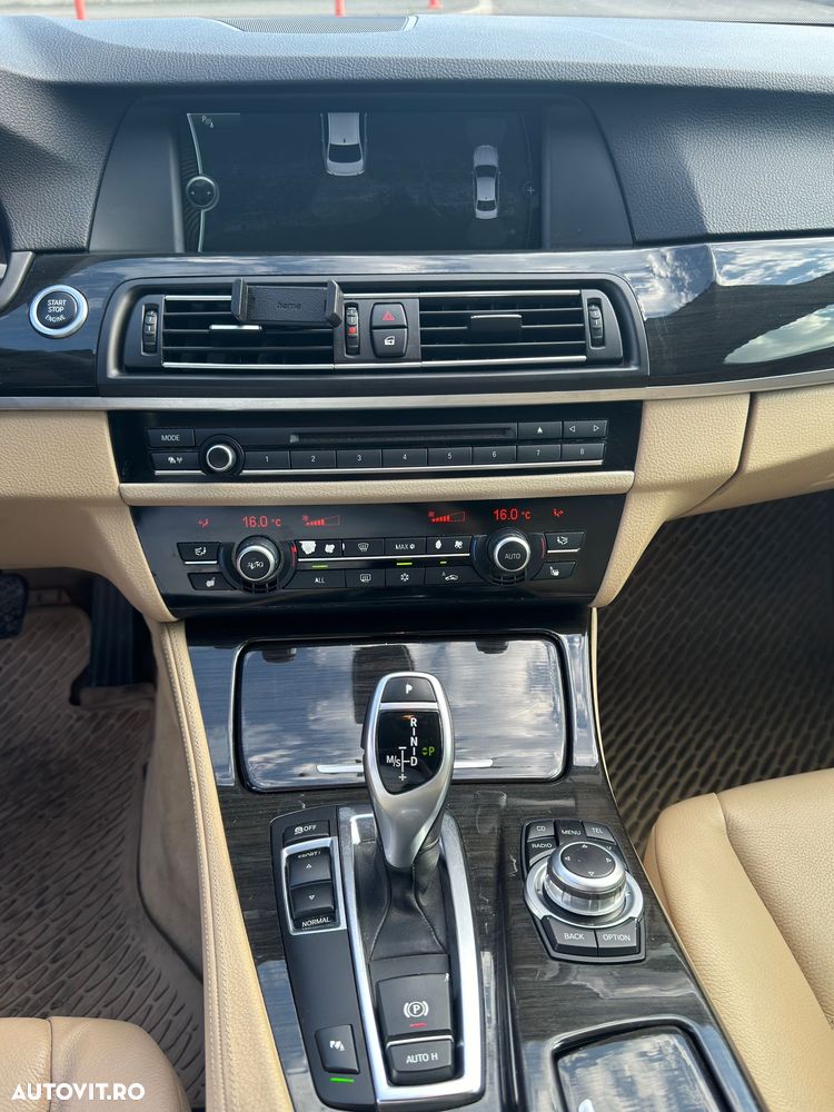 BMW Seria 5 525d Aut. - 12