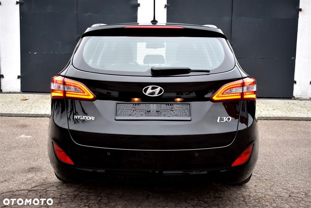 Hyundai i30 blue Kombi 1.6 CRDi DCT Trend - 6