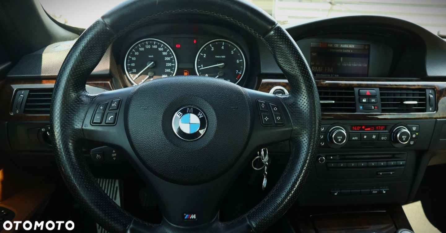 BMW Seria 3 320i Cabrio - 18