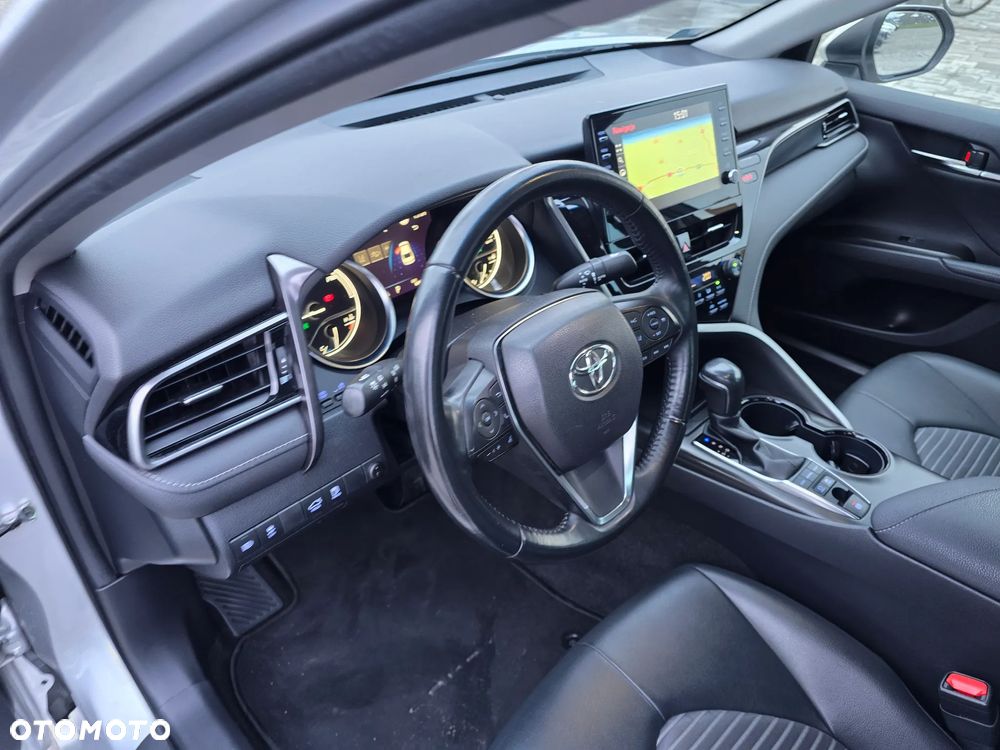 Toyota Camry 2.5 Hybrid Executive CVT - 32