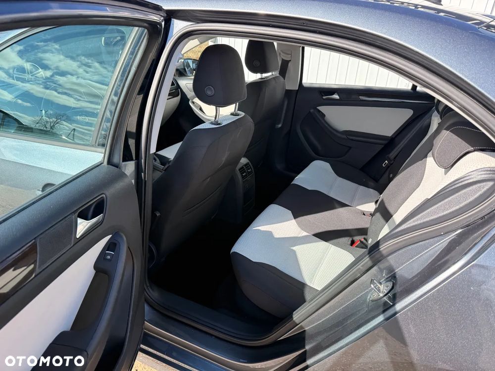 Volkswagen Jetta 2.0 TDI DPF BMT Comfortline - 20