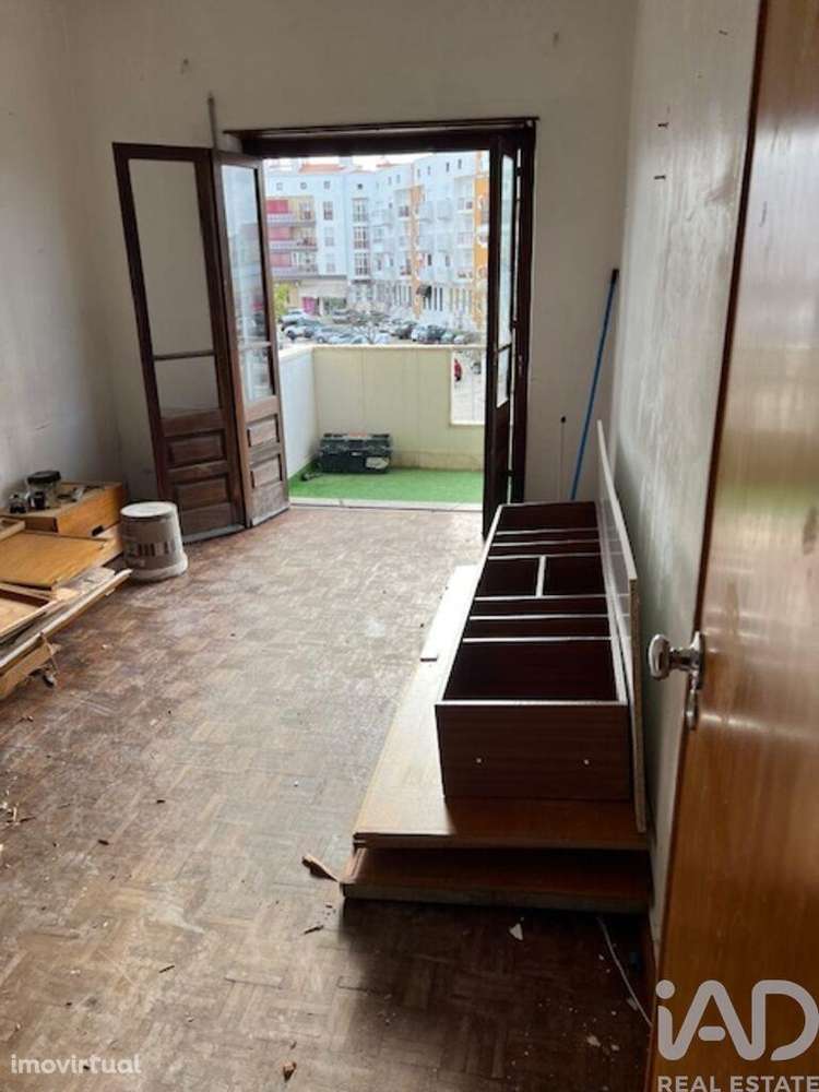 Apartamento T3 em Laranjeiro e Feijó - Grande imagem: 2/4