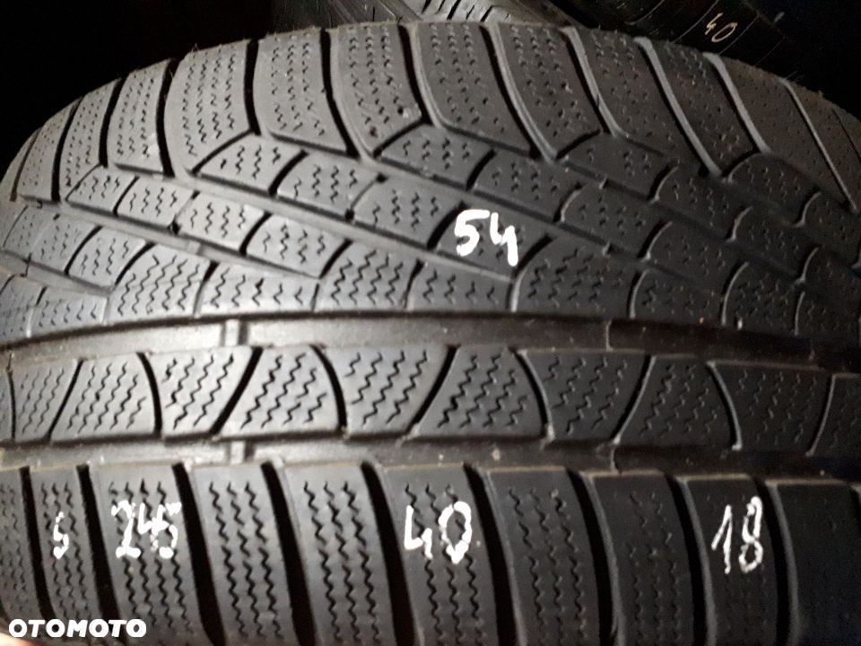 Pirelli 245/40/18 nr 54 - 1