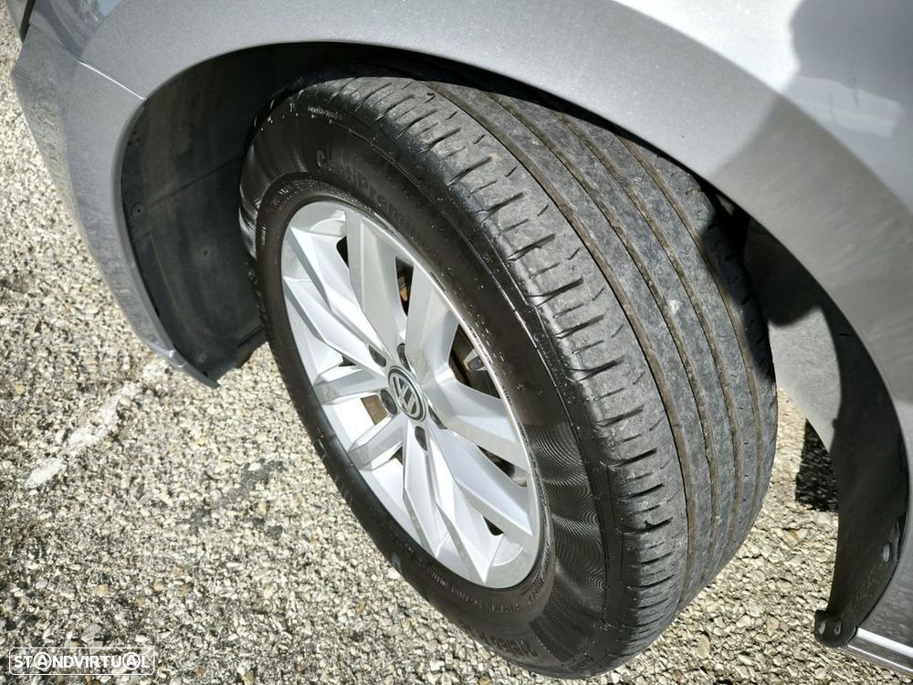 VW Passat 2.0 TDI Business P.DSG - 57