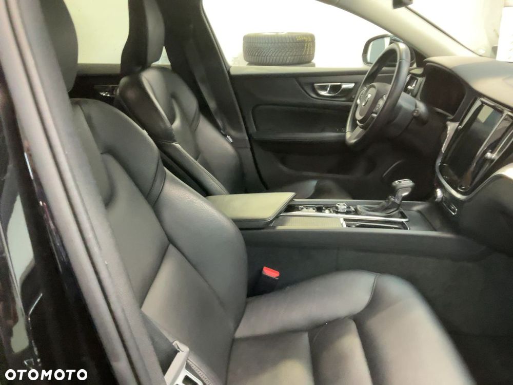 Volvo V60 D4 Momentum - 10