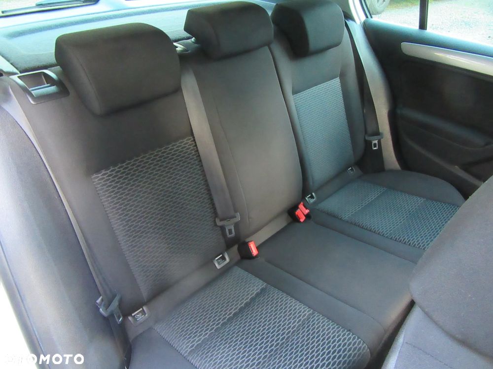 Volkswagen Golf - 14