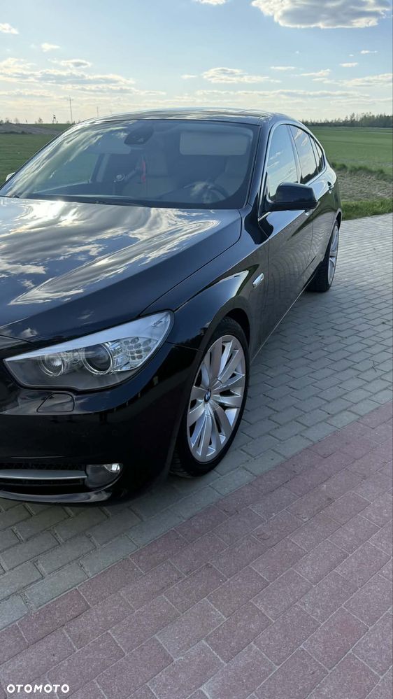 BMW 5GT - 2