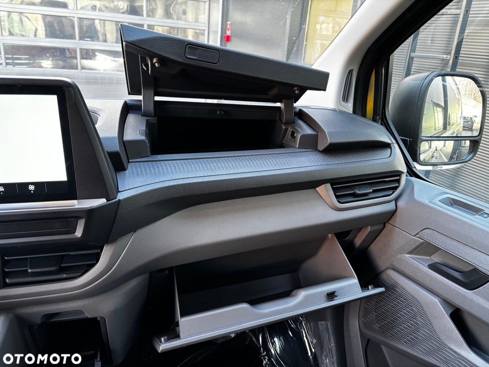 Volkswagen Transporter 2.0 TDI 150 KM 6-bm L1 - 20