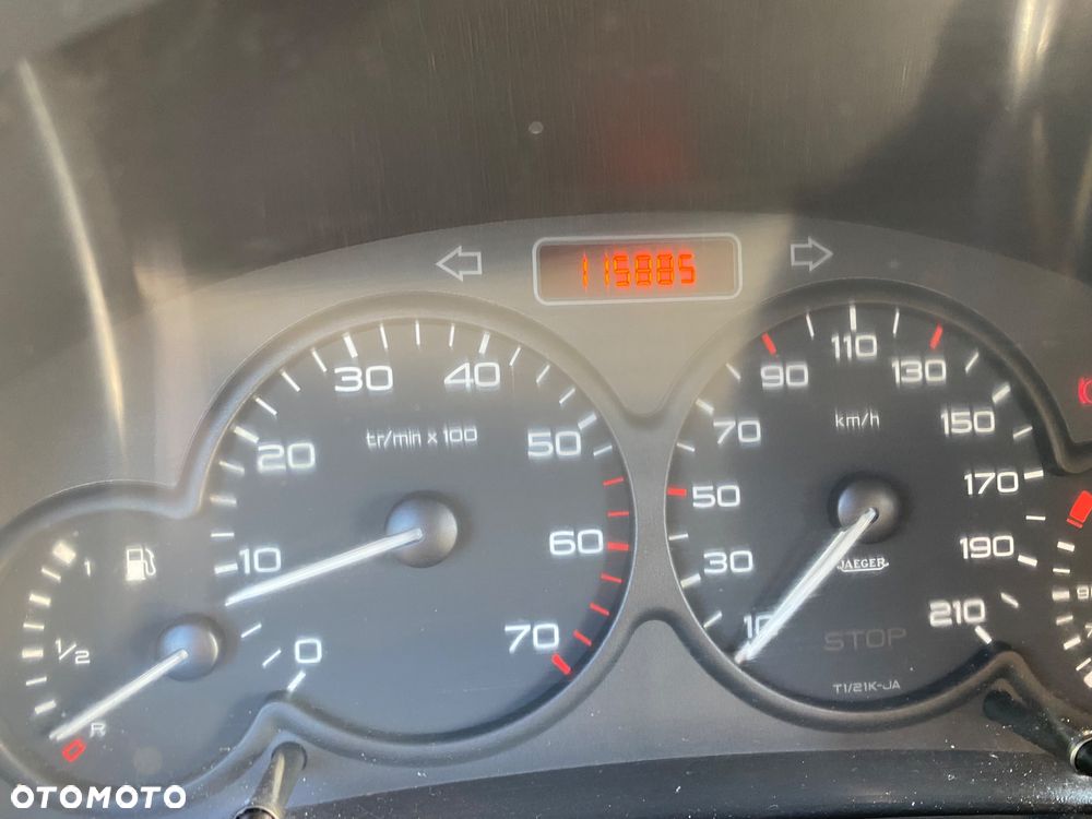 Peugeot PARTNER 1.6HDI NISKI PRZEBIEG 115 zakupiony w salonie w Rzeszowie - 20
