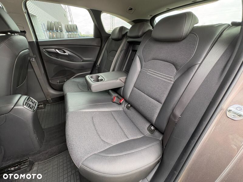 Hyundai i30 1.5 T-GDI 48V Executive DCT - 18