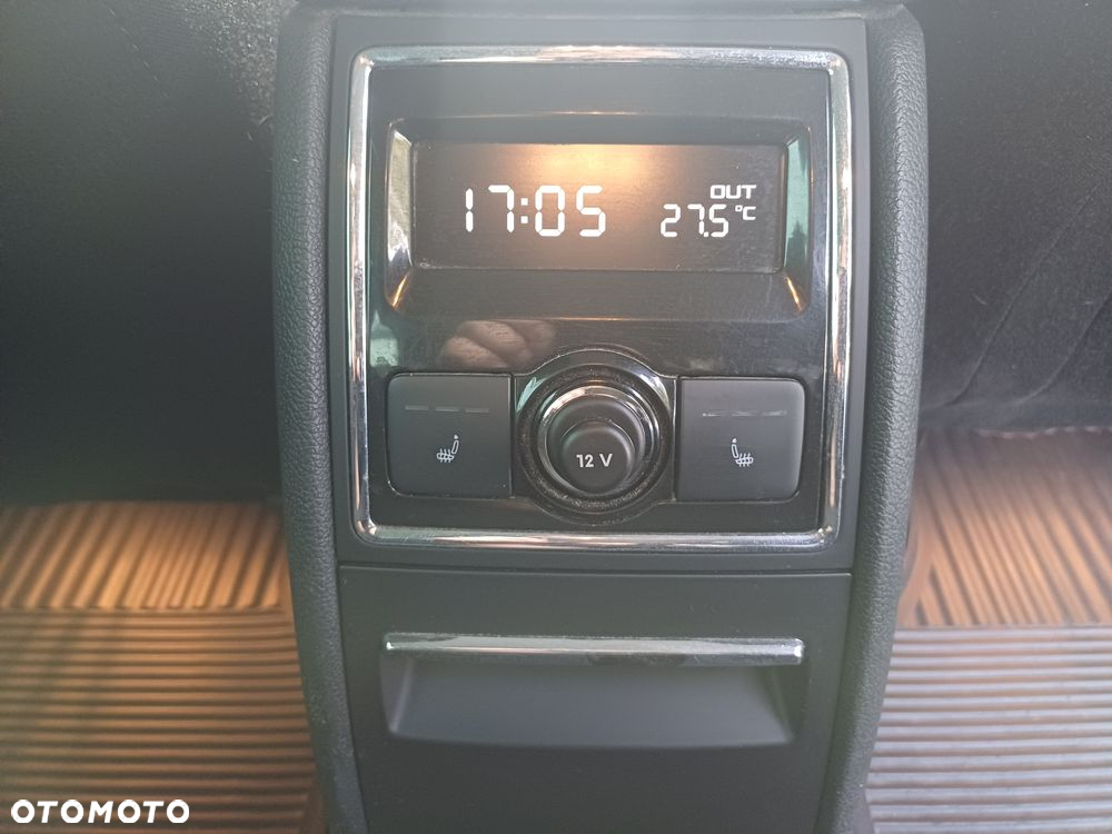Skoda Superb Combi 2.0 TDI 4x4 DSG AllDrive - 21