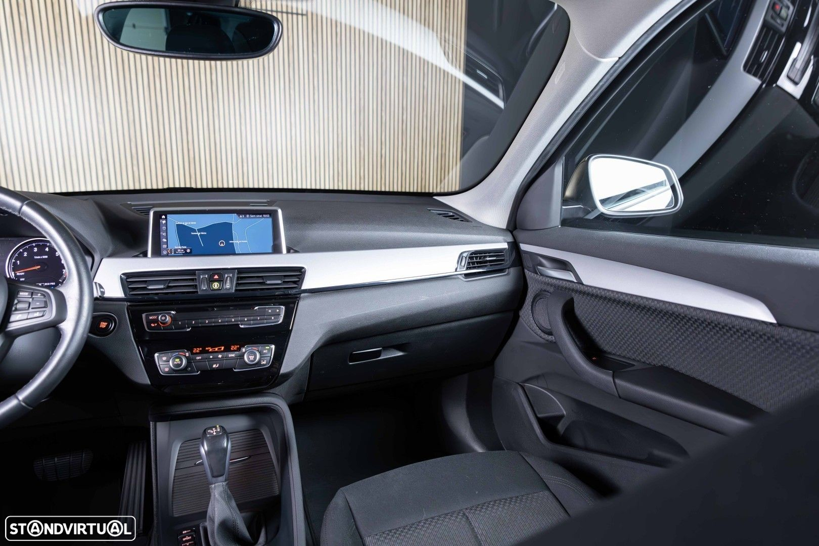 BMW X1 25 e xDrive Corporate Edition - 32