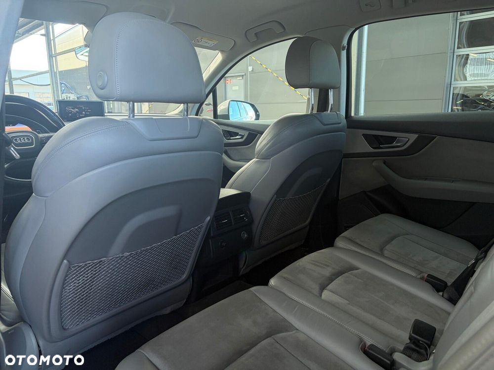 Audi Q7 - 25