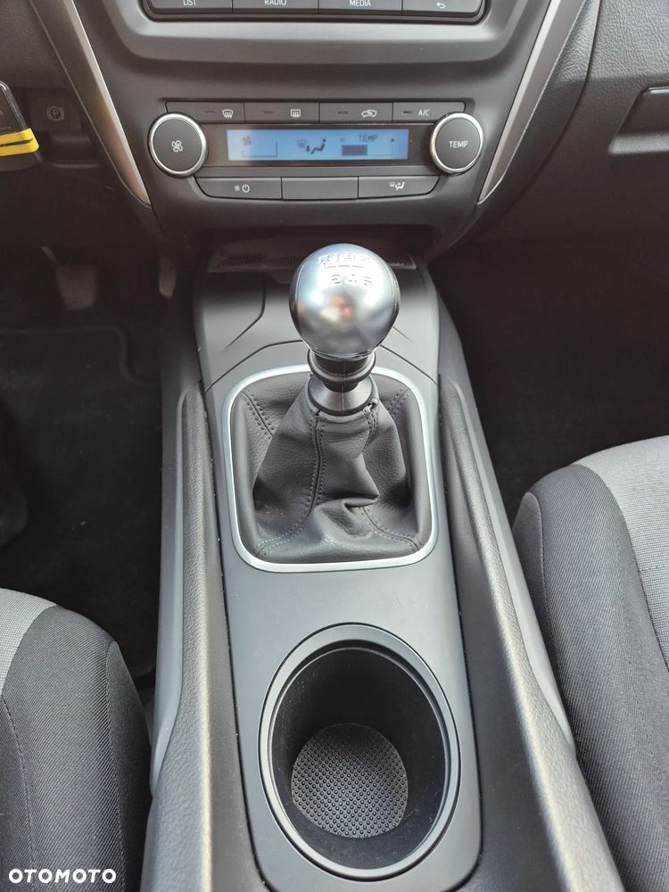 Toyota Avensis 1.6 Active - 26