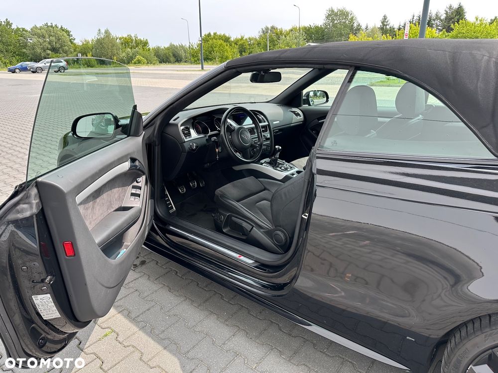 Audi A5 Cabrio 2.0 TDI DPF (clean diesel) - 4