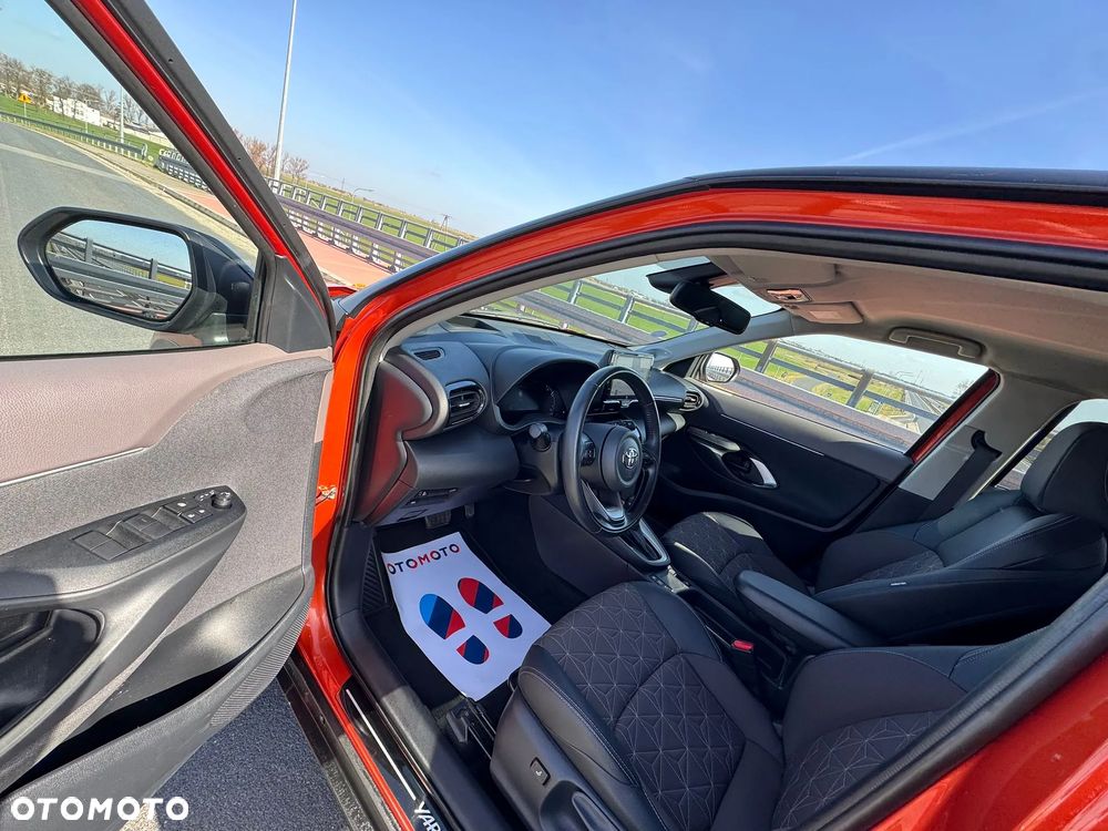 Toyota Yaris Cross Hybrid 1.5 Executive - 13