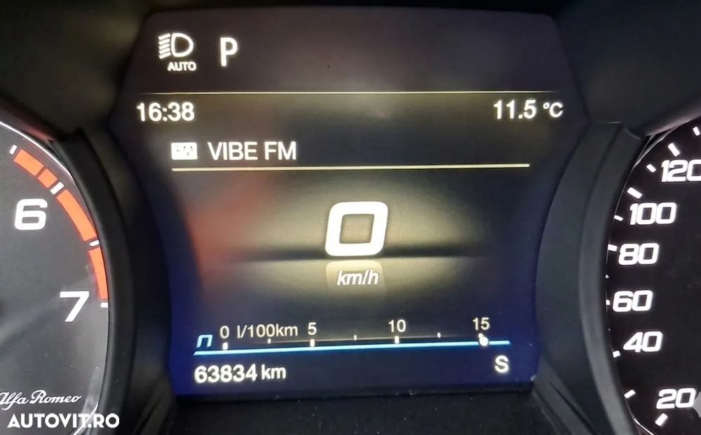 Alfa Romeo Stelvio 2.0 Turbo 16V AT8-Q4 Ti - 3