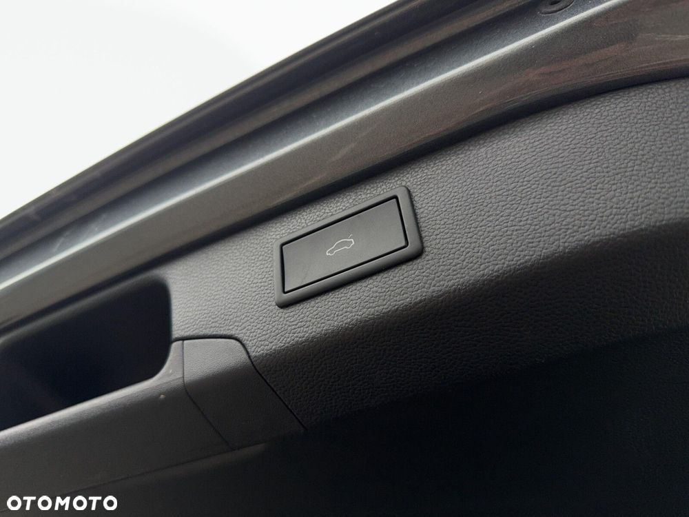 Volkswagen Passat - 16