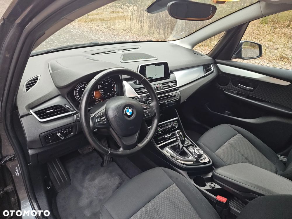 BMW Seria 2 218d GT - 10