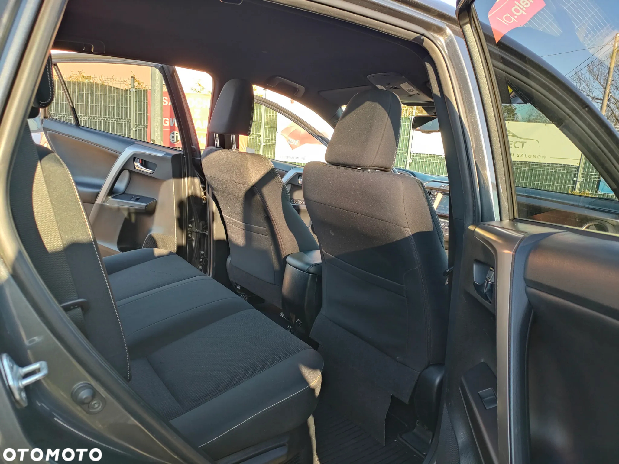 Toyota RAV4 Hybrid Premium 4x2 - 23