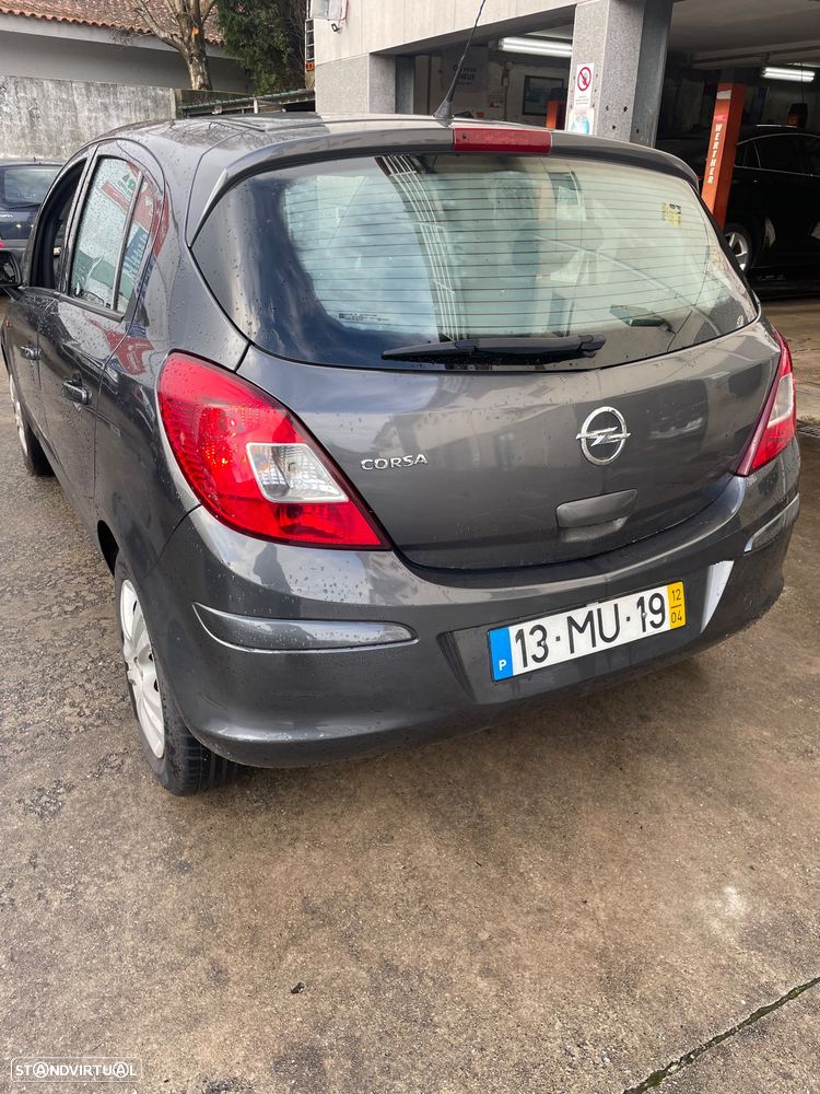 Opel Corsa 1.2 Cosmo - 4