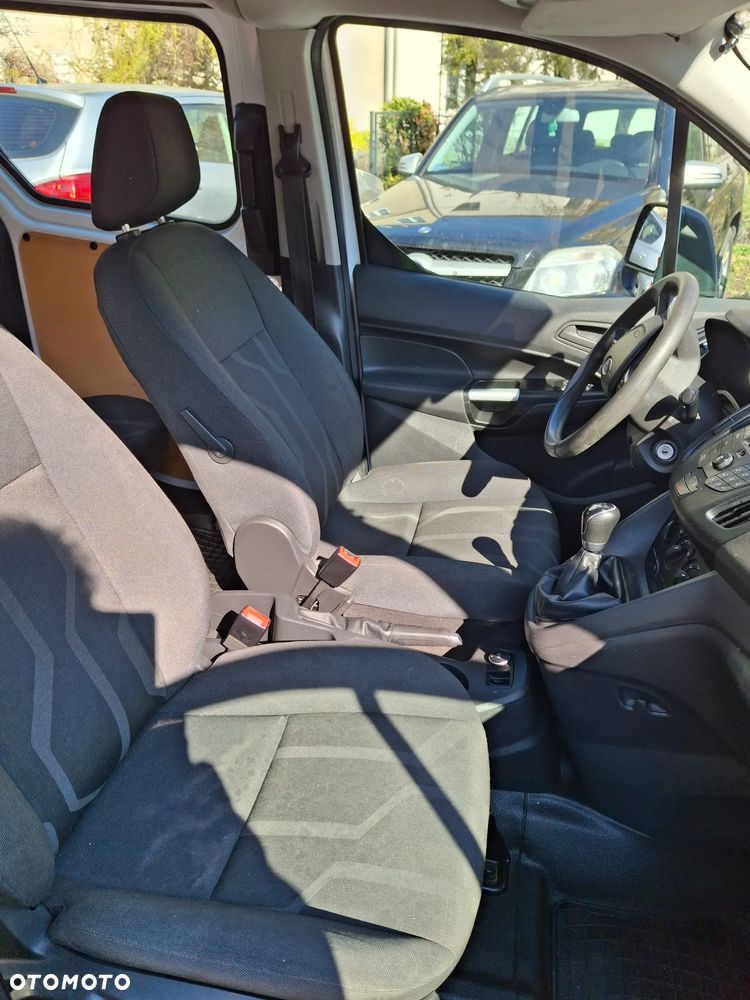Ford Transit Connect - 8